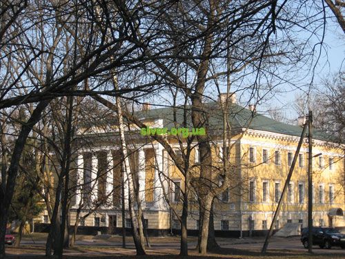 Здание Черниговского исторического музея